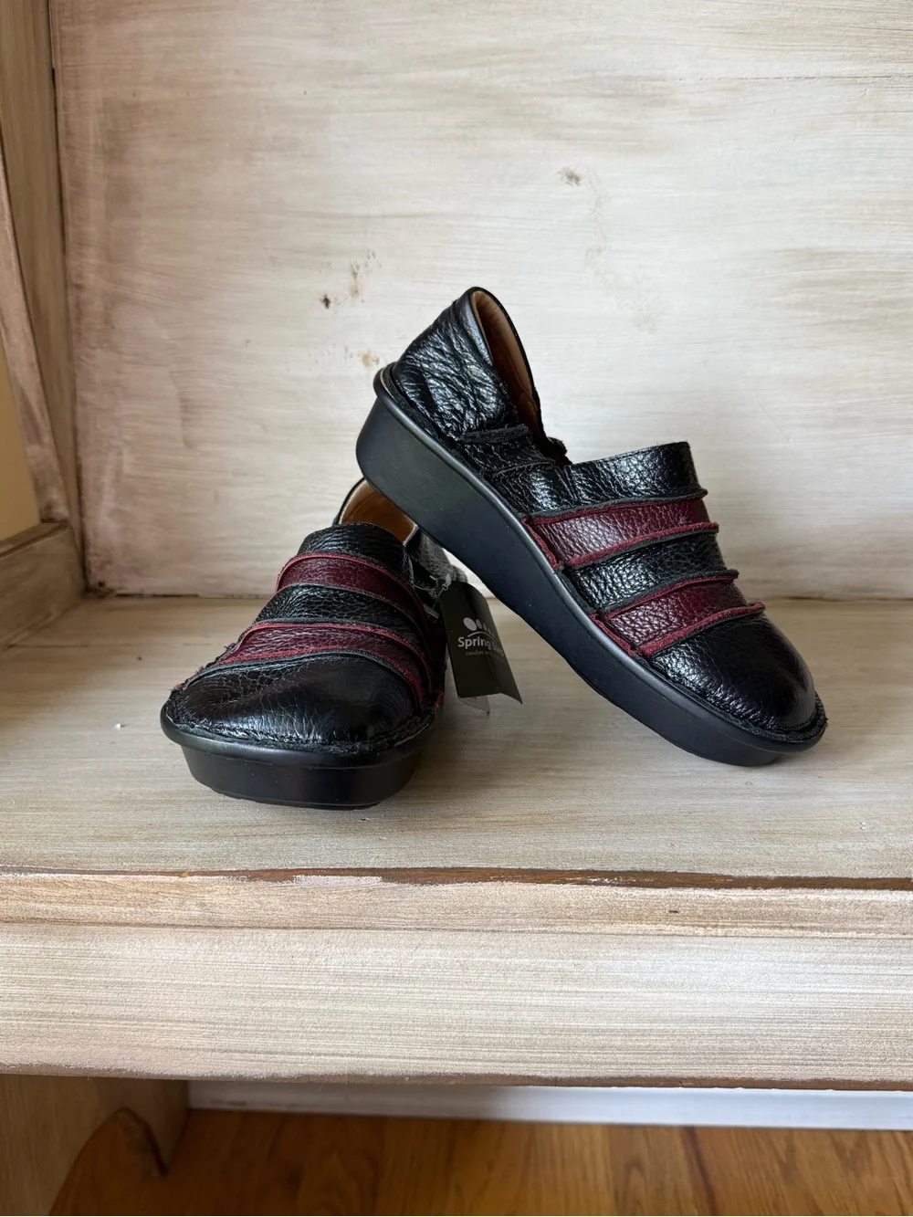 Women’s Spring Step Firefly Wedge Leather Loafer Size 6 Size 37 Black Burgundy